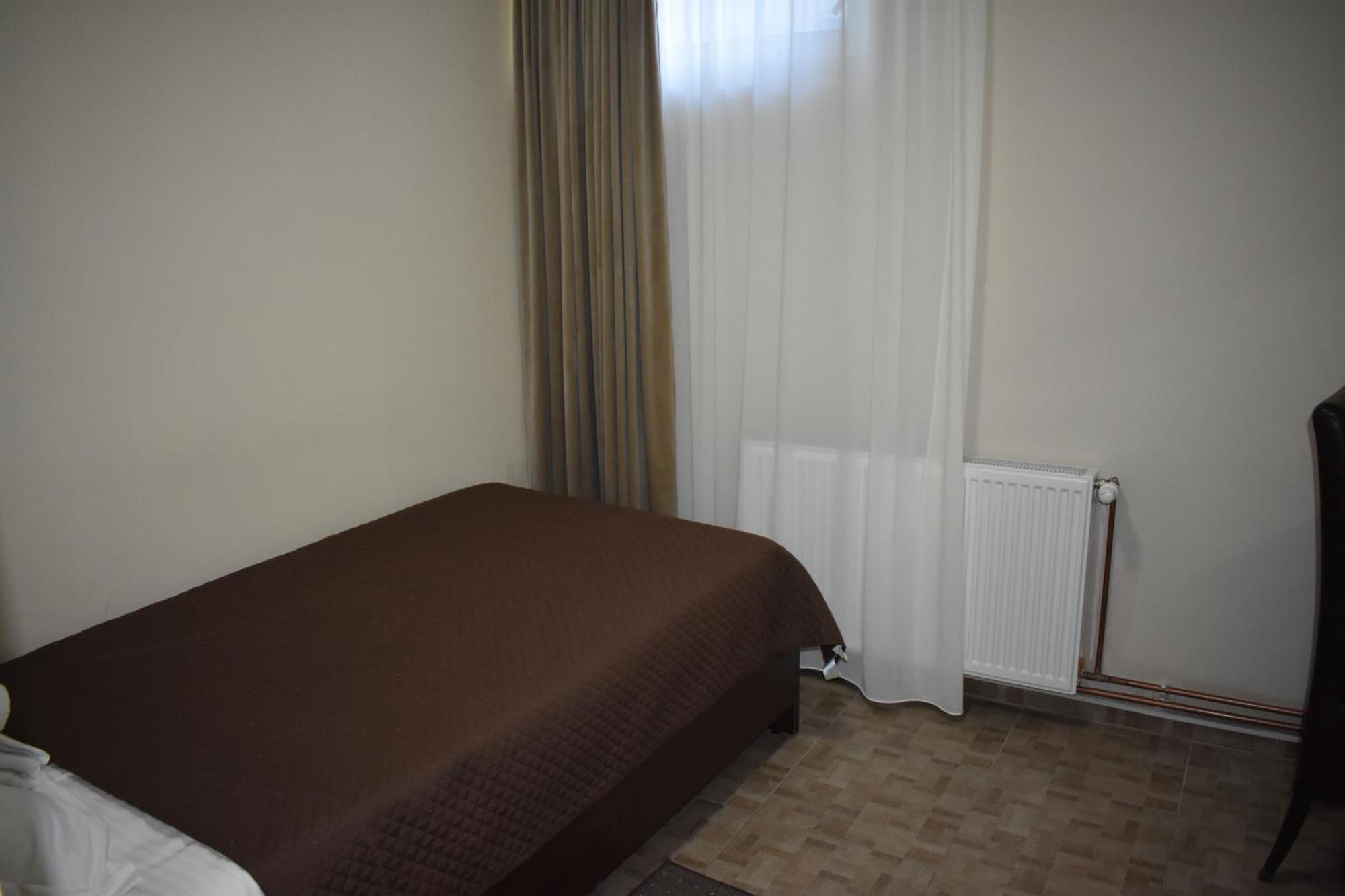 Garni Hotel Lion Jagodina Bagian luar foto