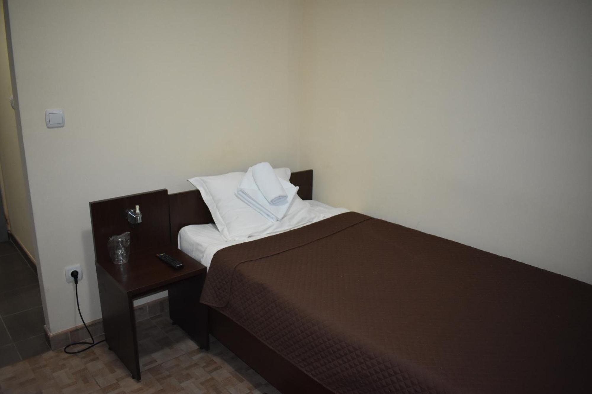 Garni Hotel Lion Jagodina Bagian luar foto