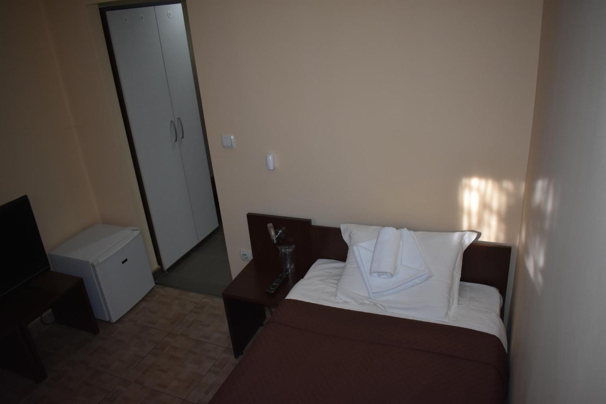 Garni Hotel Lion Jagodina Bagian luar foto