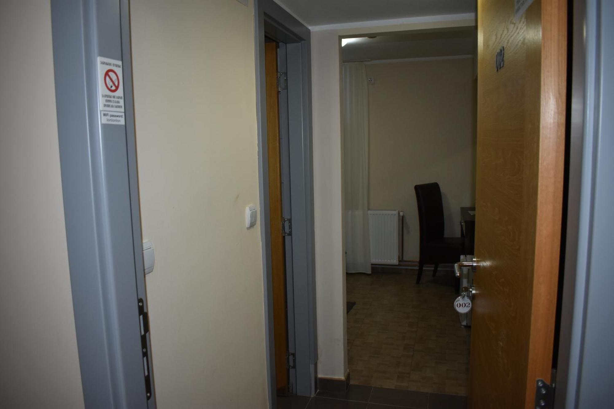 Garni Hotel Lion Jagodina Bagian luar foto