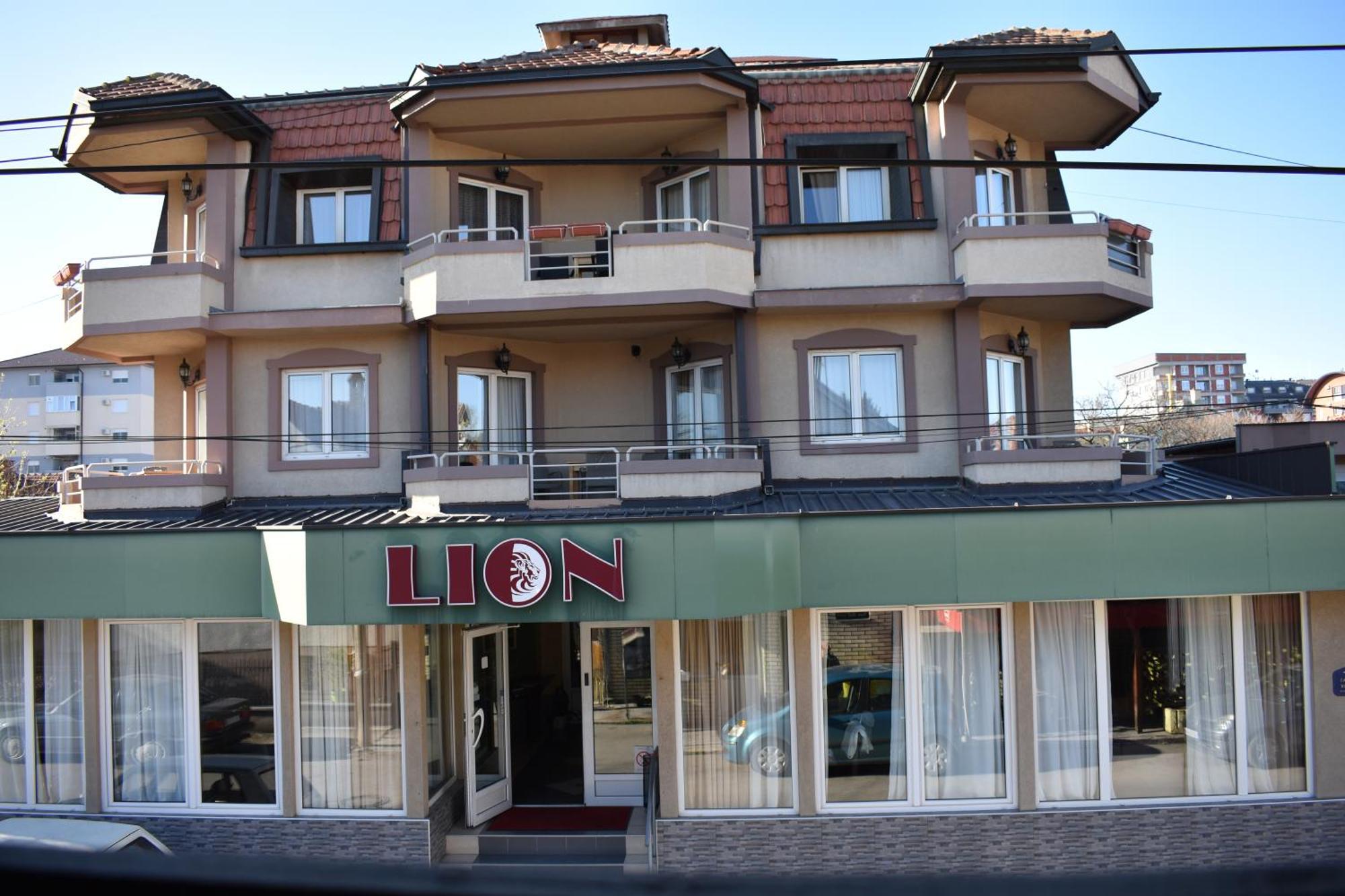 Garni Hotel Lion Jagodina Bagian luar foto