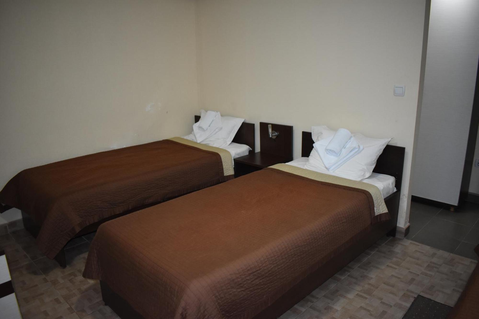 Garni Hotel Lion Jagodina Bagian luar foto