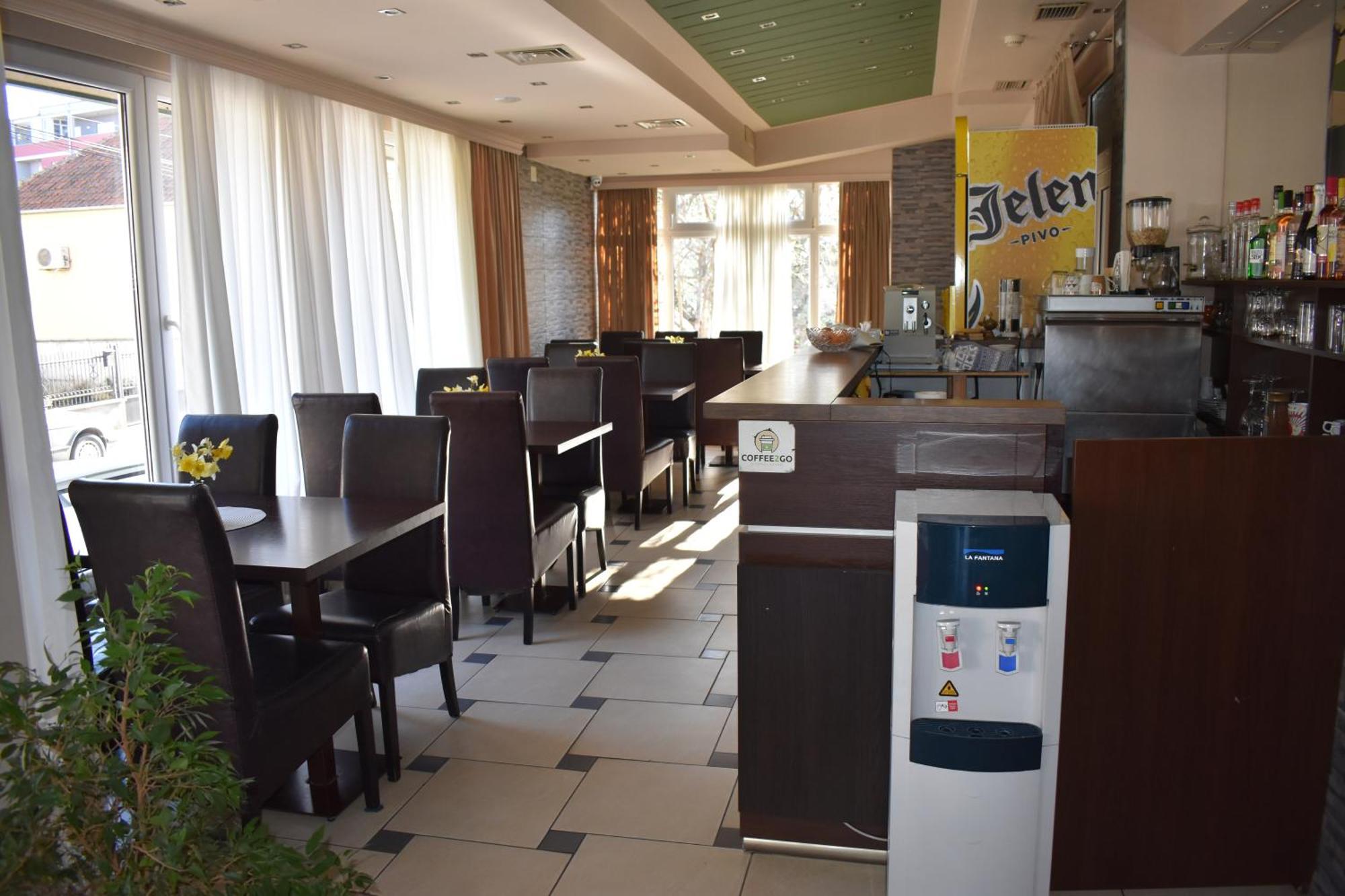 Garni Hotel Lion Jagodina Bagian luar foto