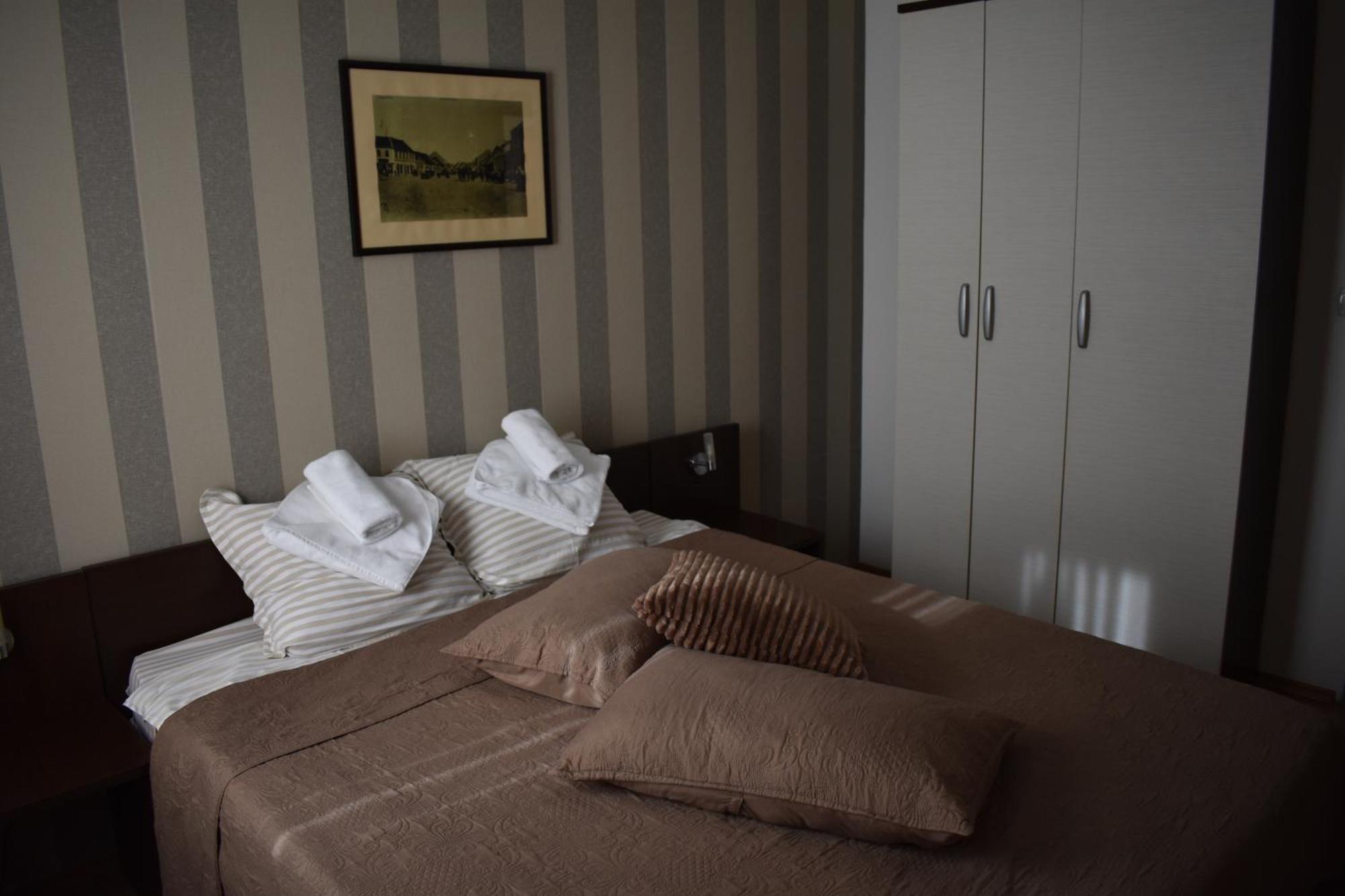 Garni Hotel Lion Jagodina Bagian luar foto