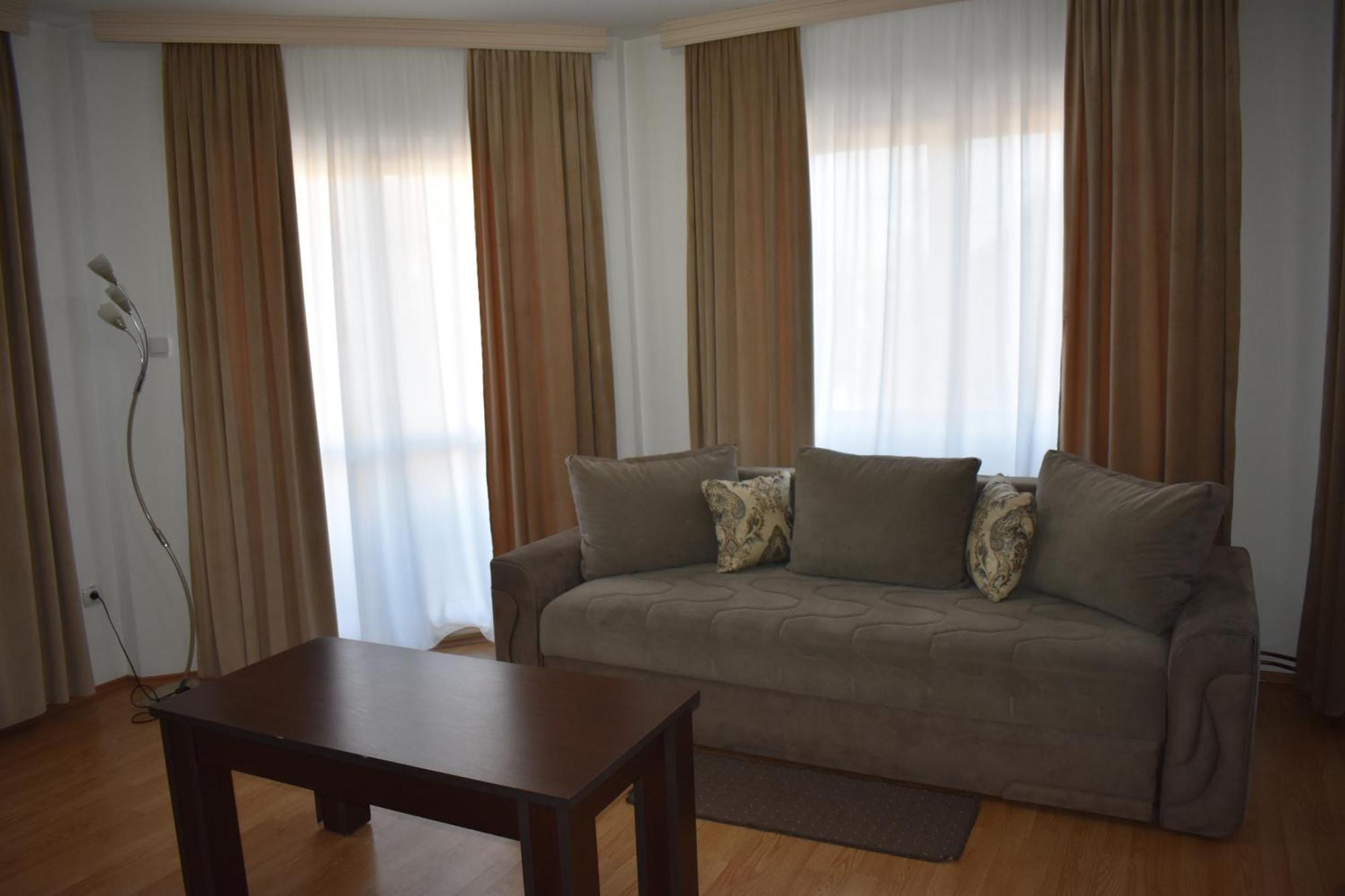 Garni Hotel Lion Jagodina Bagian luar foto