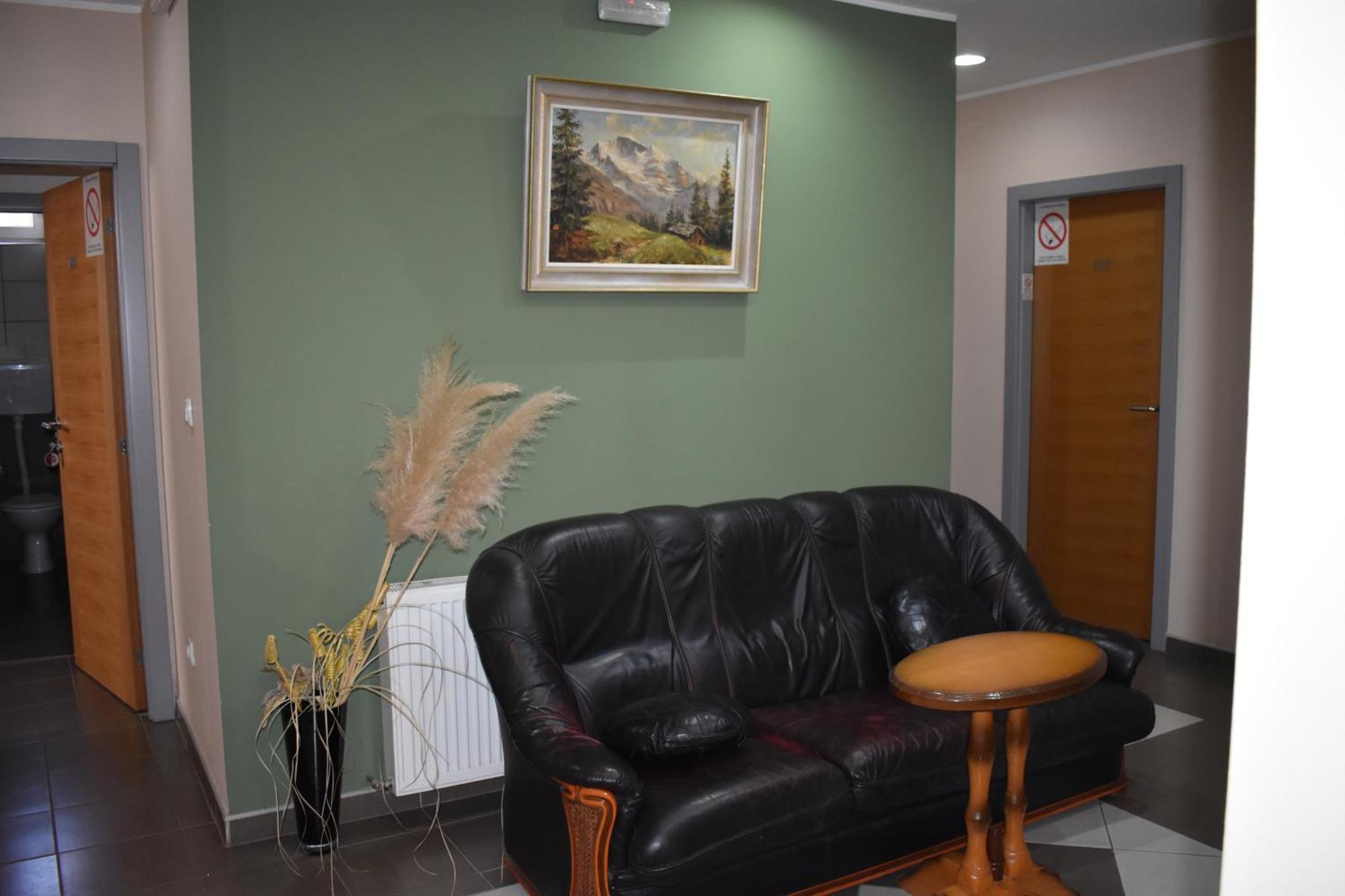 Garni Hotel Lion Jagodina Bagian luar foto