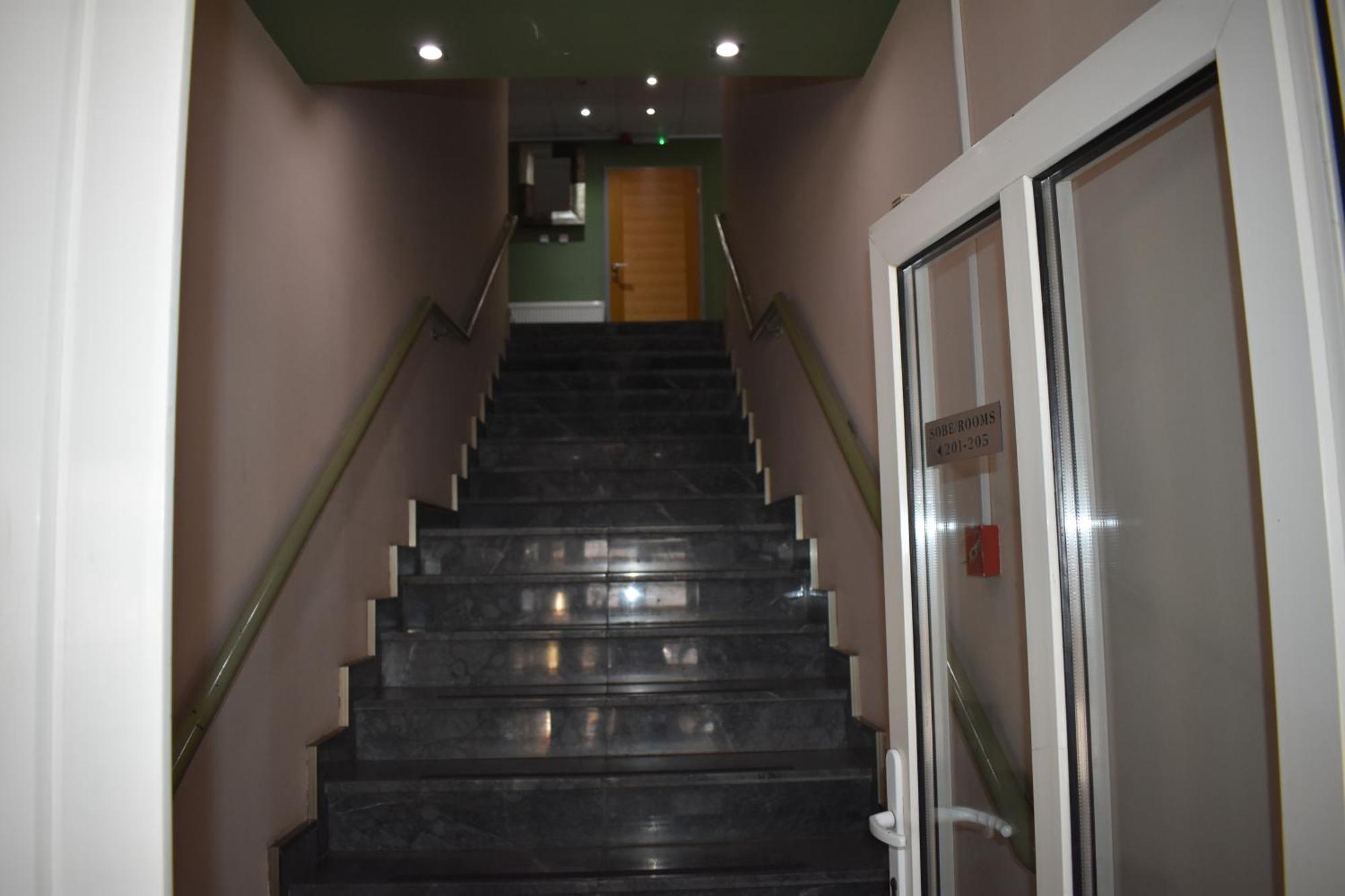 Garni Hotel Lion Jagodina Bagian luar foto