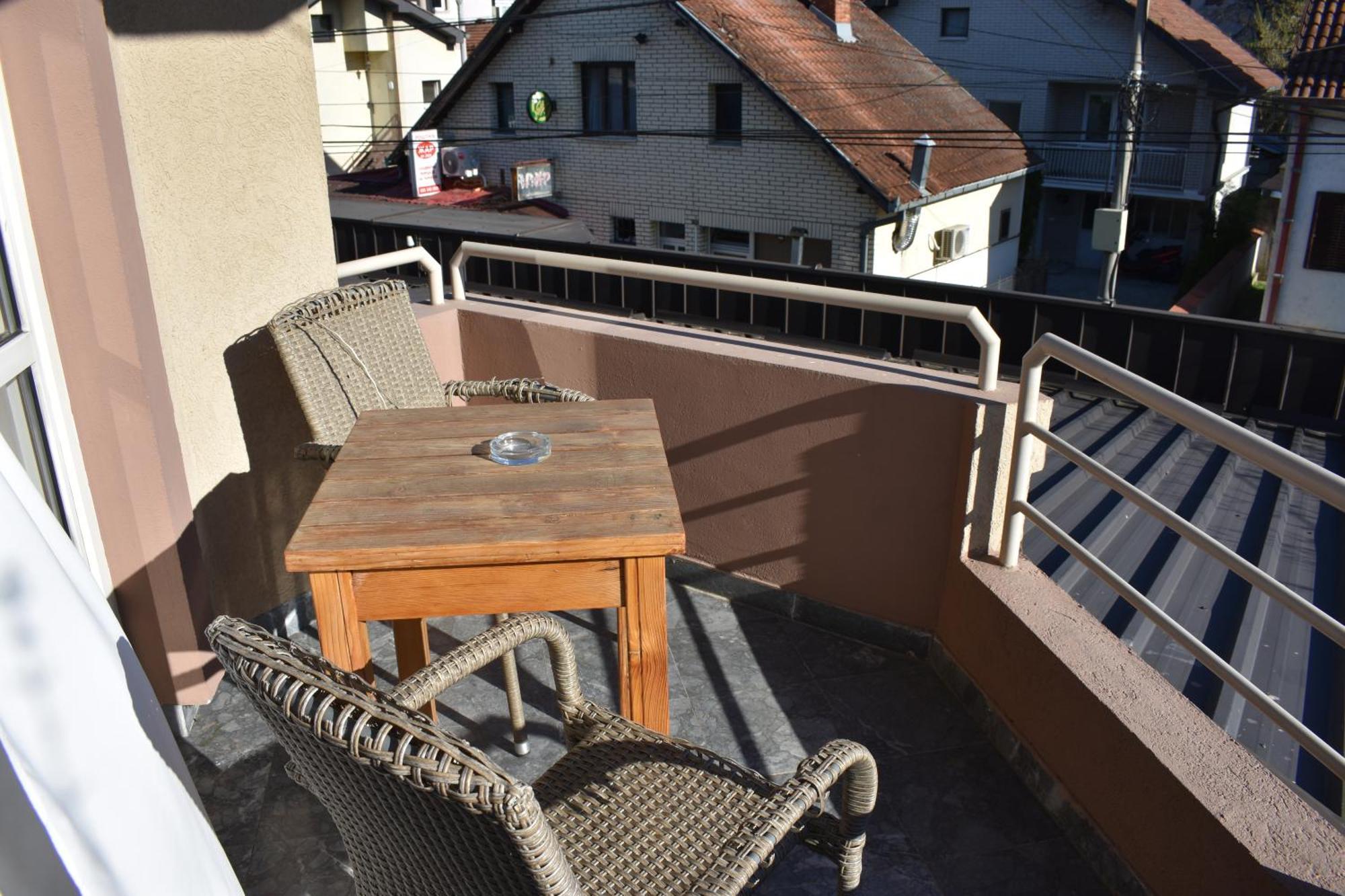 Garni Hotel Lion Jagodina Bagian luar foto