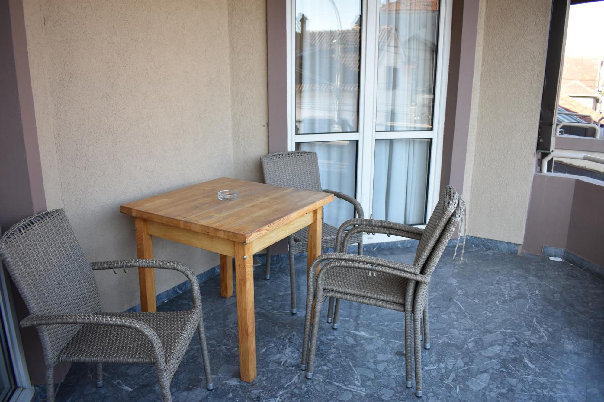 Garni Hotel Lion Jagodina Bagian luar foto