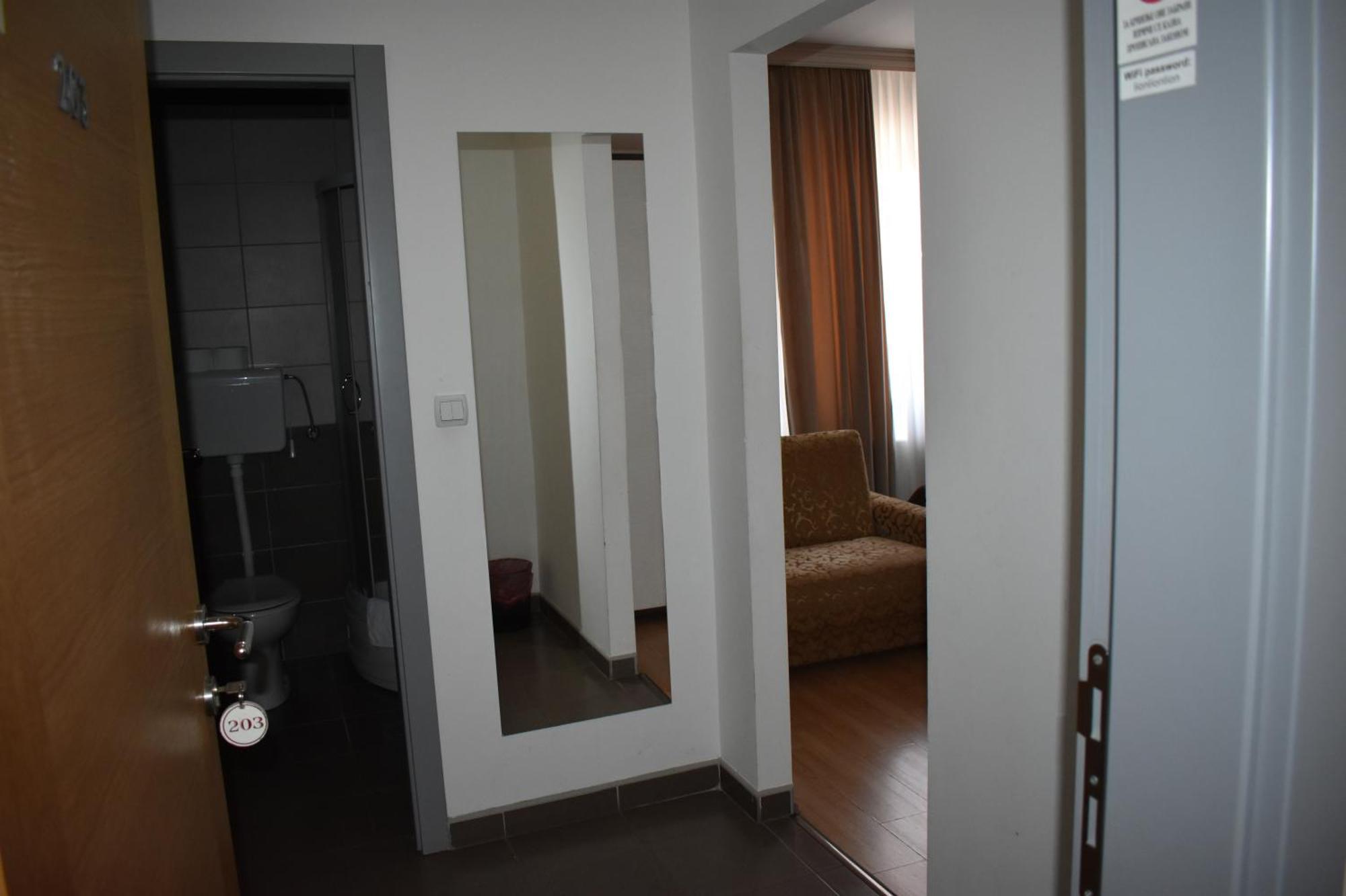 Garni Hotel Lion Jagodina Bagian luar foto