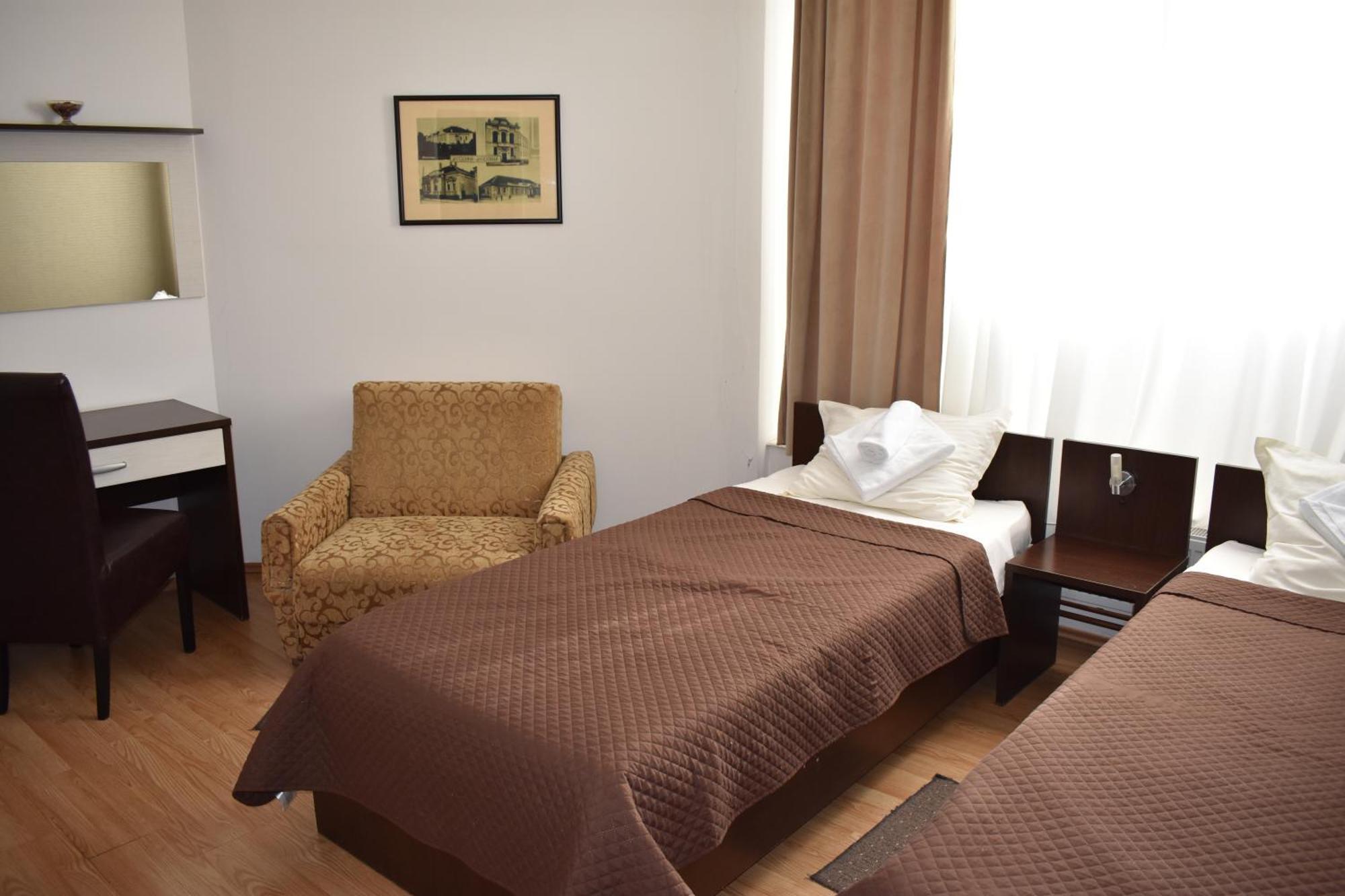 Garni Hotel Lion Jagodina Bagian luar foto