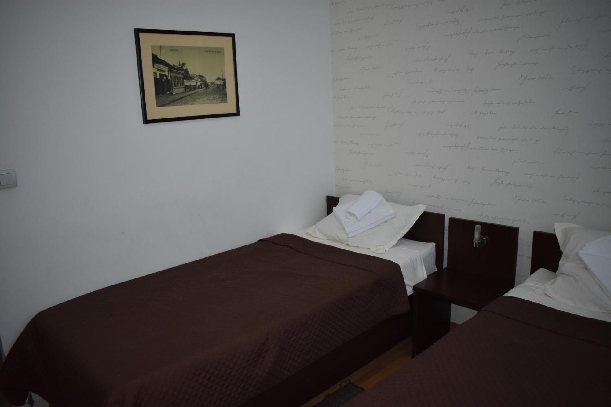 Garni Hotel Lion Jagodina Bagian luar foto