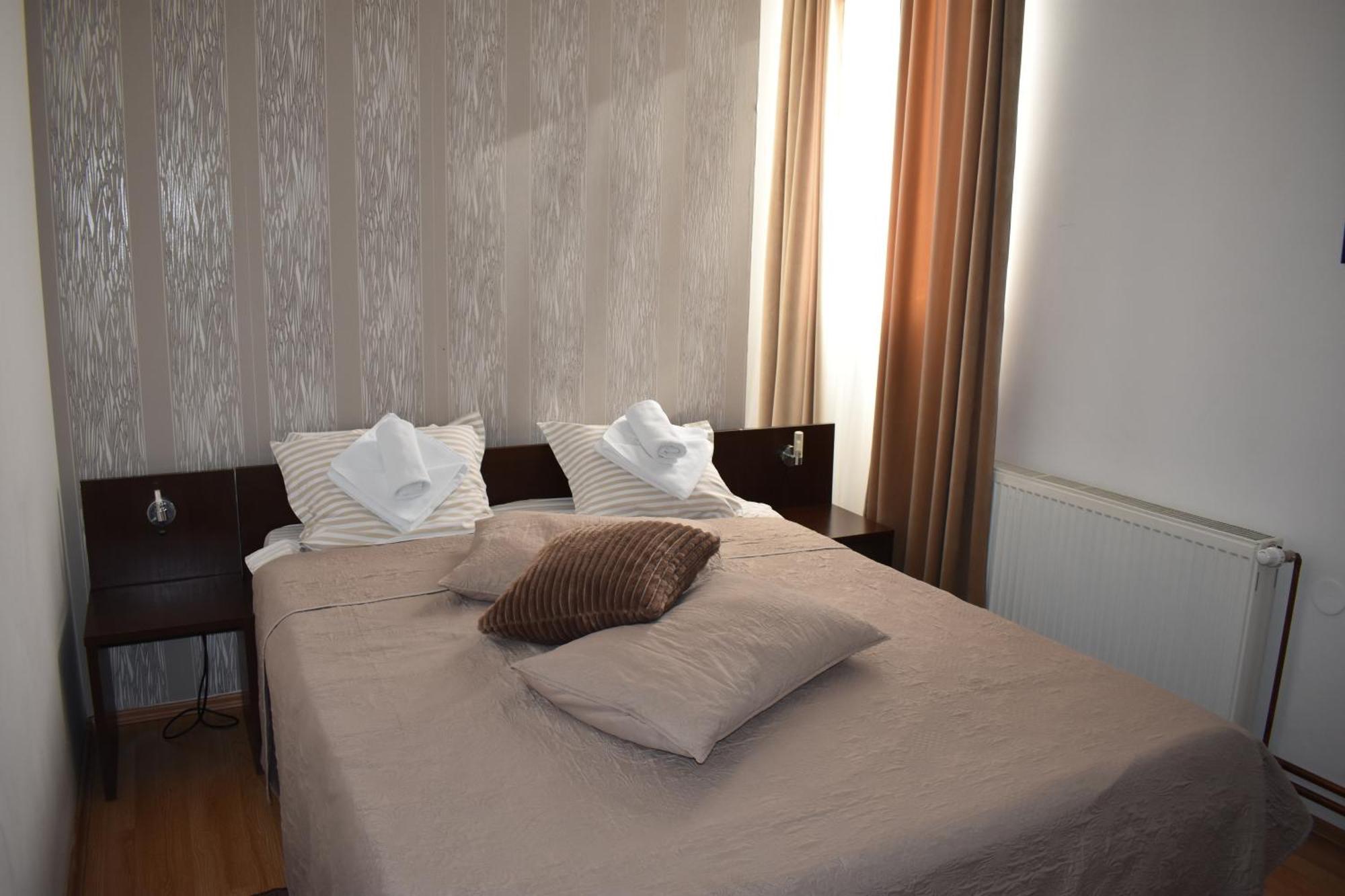 Garni Hotel Lion Jagodina Bagian luar foto